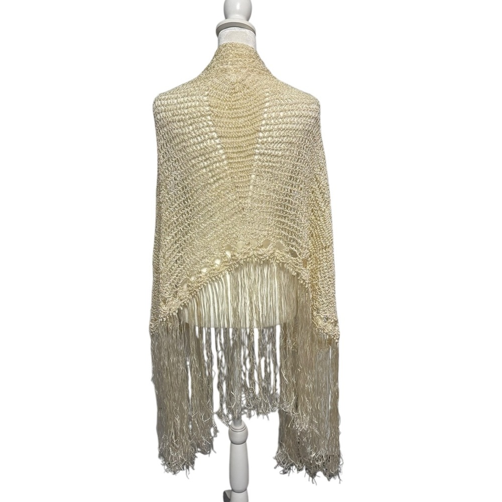 Vintage Cream Knit Boho Fringe Piano Shawl. Mint Condition. - Picture 3 of 5
